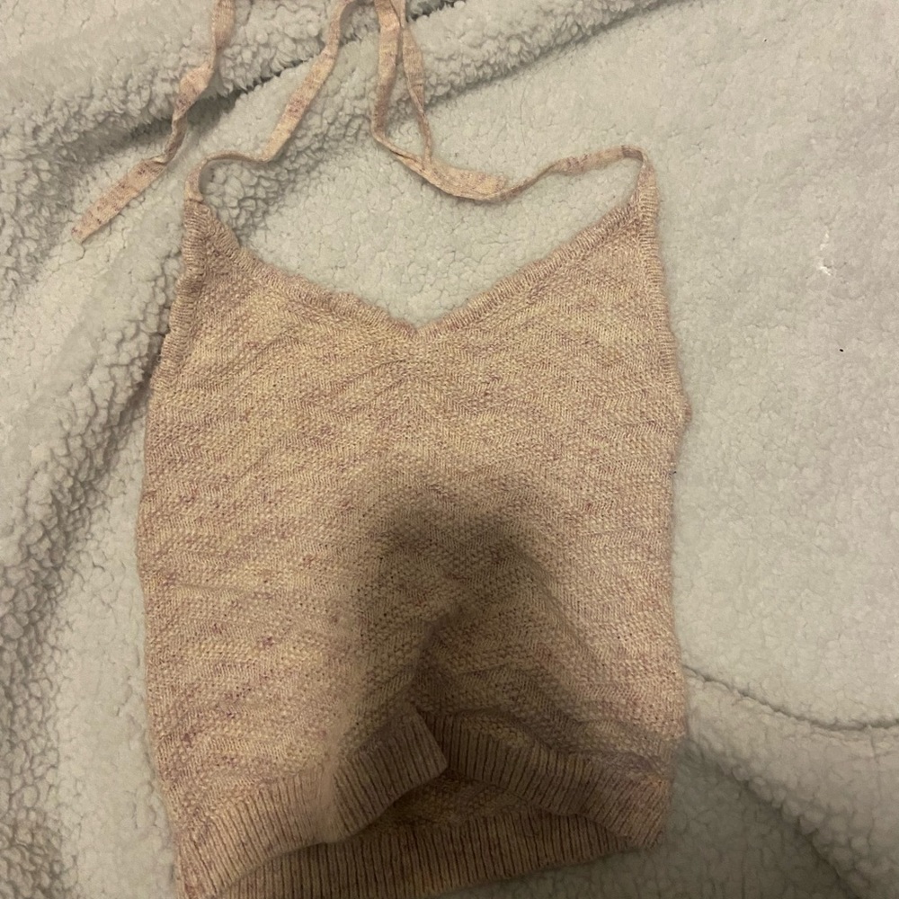 American Eagle Pink CropTop(will wash clothes to get them fresh & wrinkles out)